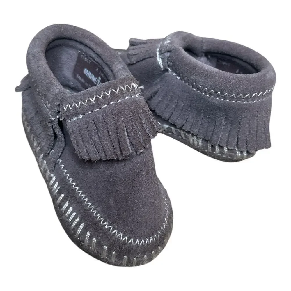 Minnetonka Taupe Leather Soft Sole Moccasins Infant’s Shoe Size 2